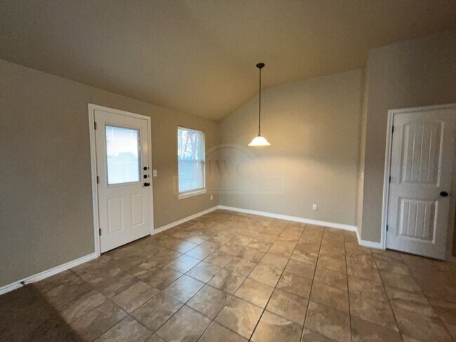 Photo - 203 Sladecek Dr