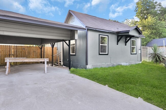 Building Photo - 601 Booker T Washington St