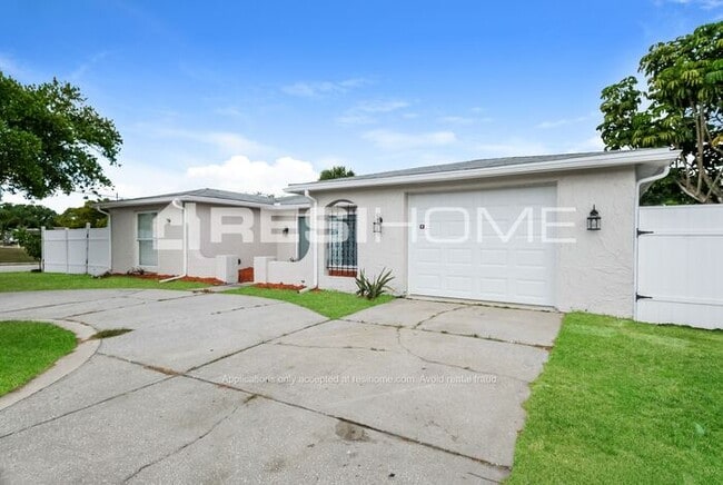 Building Photo - 7005 Brentwood Dr