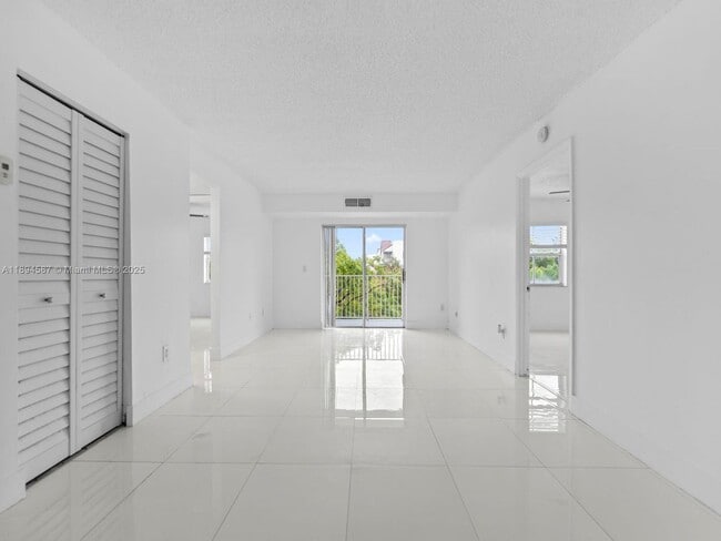 Photo - 8260 SW 210th St Unit 211