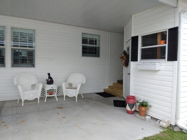 Photo - 215 Tiger Lilly Dr