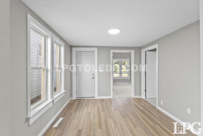 Photo - 1204 Navarre Ave