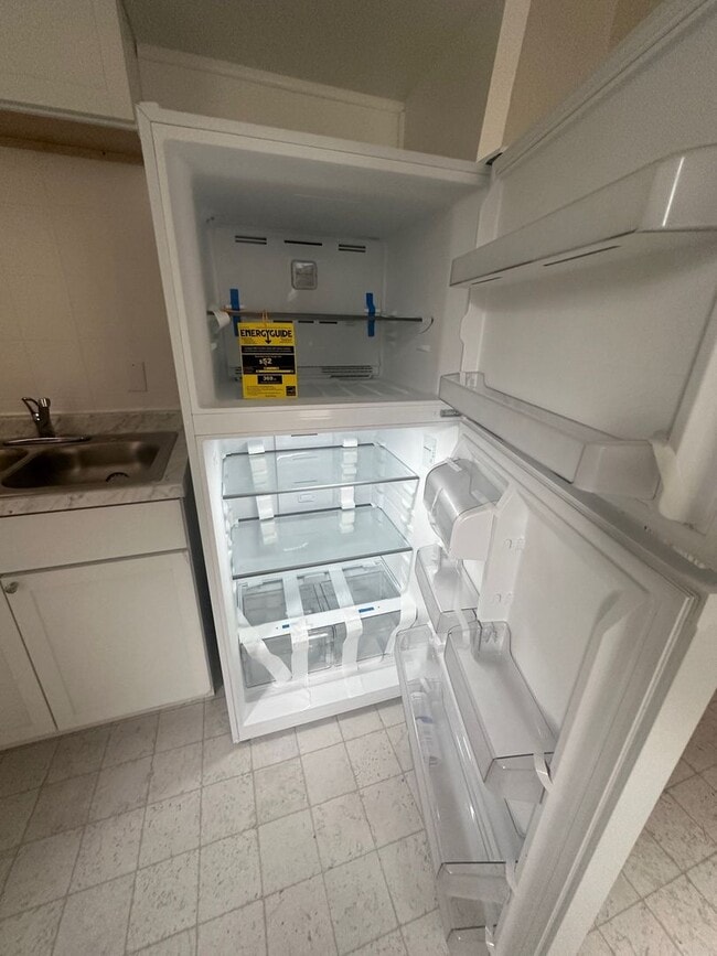 Photo - Spacious 5 Bedroom with Off Street Parking