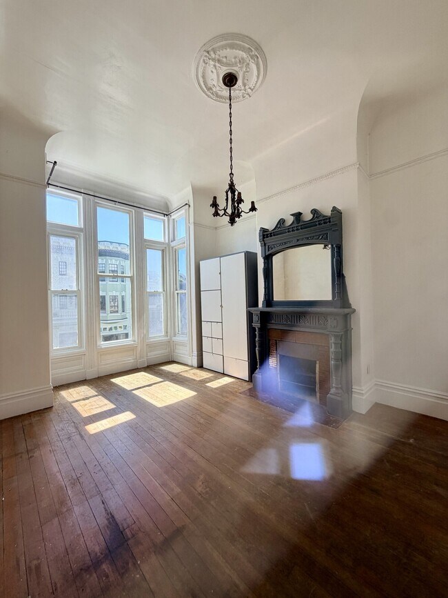 680 Haight St