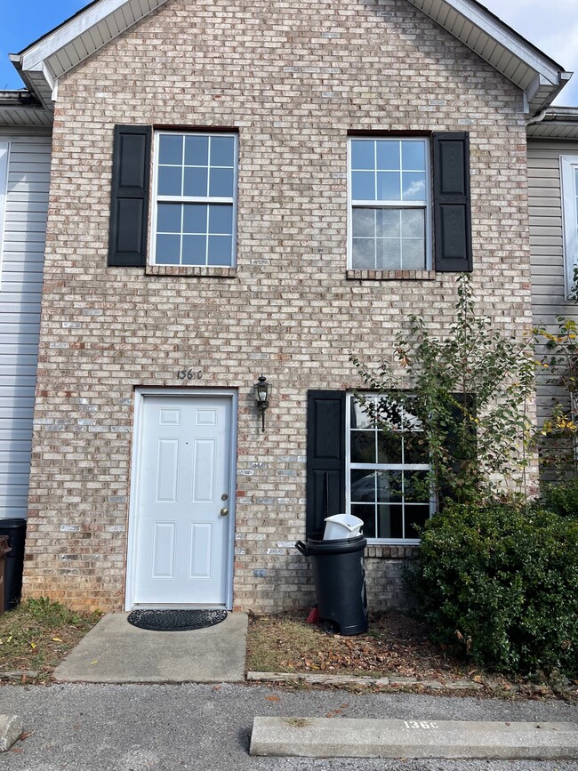 Building Photo - 136 Ashberry Dr Rental