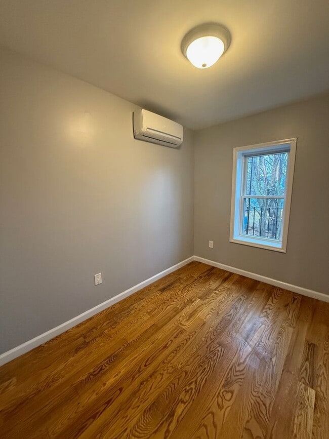 Photo - 178 Renwick St Unit 3