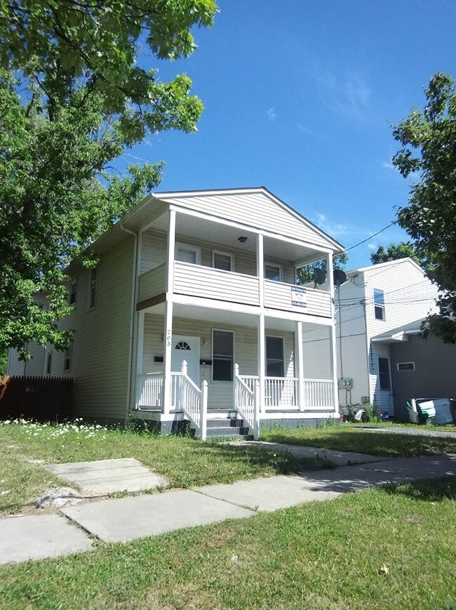 Photo - 203 Cherry St