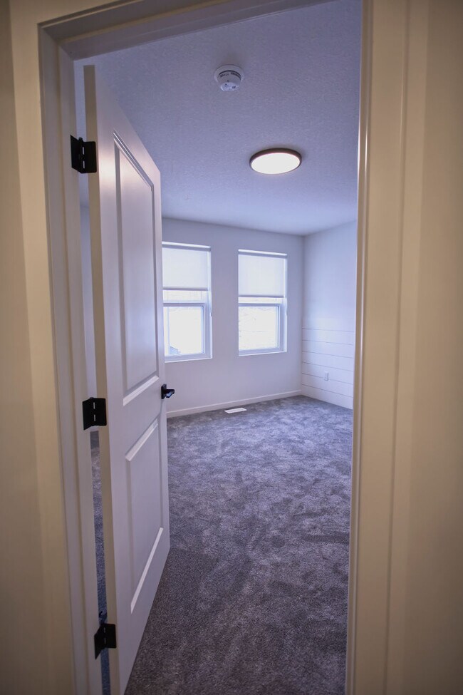 Photo - 12135-12146 46 St NW Unit 12135 MAIN