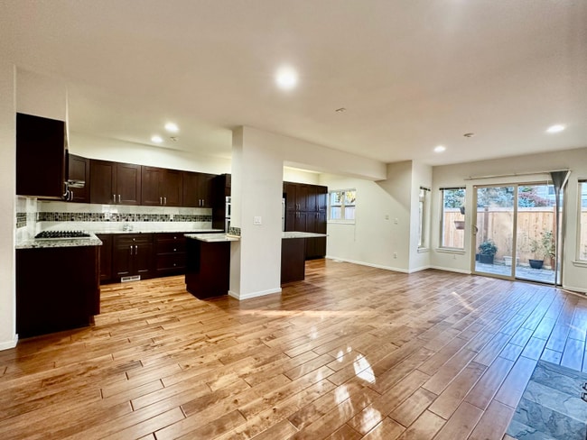 Photo - 17449 NE 122nd St