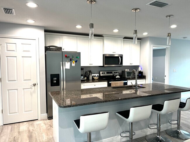 Photo - 379 Wilton Ave SW