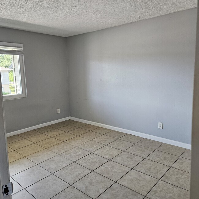 Photo - 205 Berry Tree Pl Unit 1