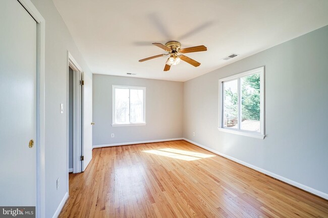 Photo - 1912 S Glebe Rd