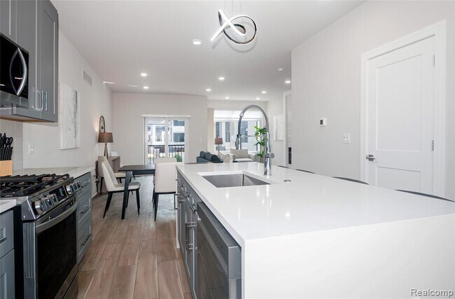 Photo - 212 Innovation Dr