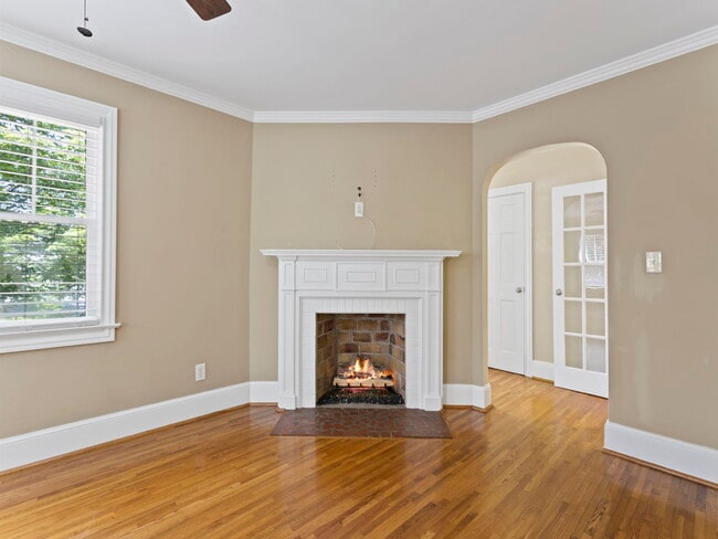 Gas Fireplace - 214 Waddell Rd Unit A