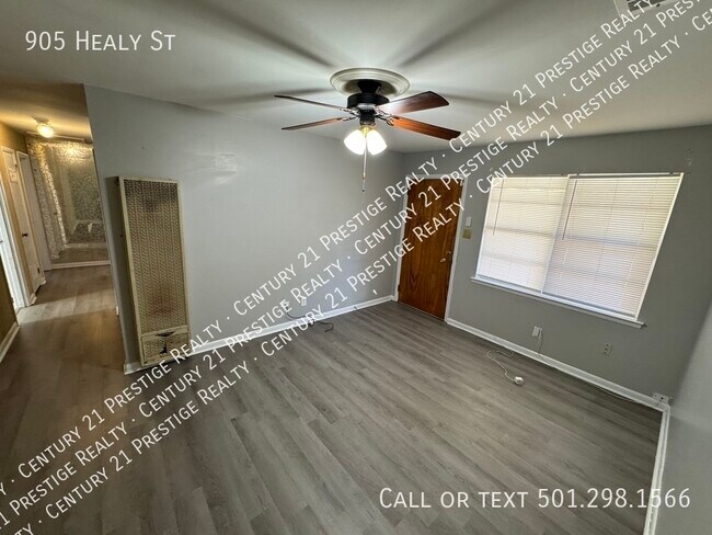 Photo - 905 Healy St
