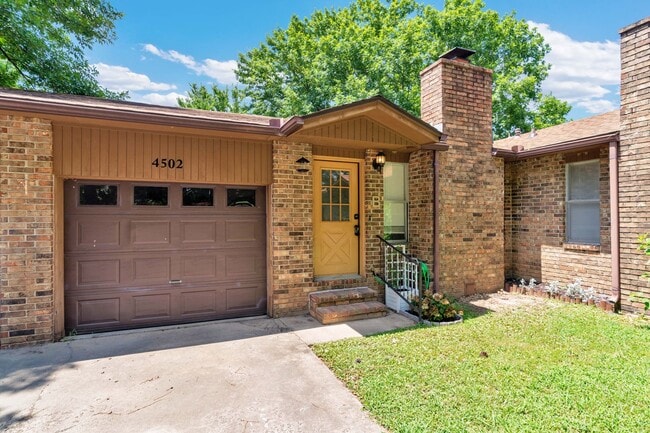 Building Photo - 4502 Garden Center Dr Unit B