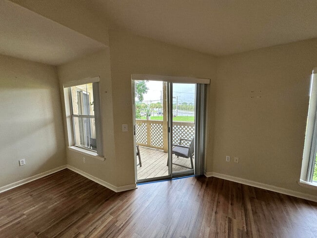 Photo - 4863 Via Palm Lakes Unit 811