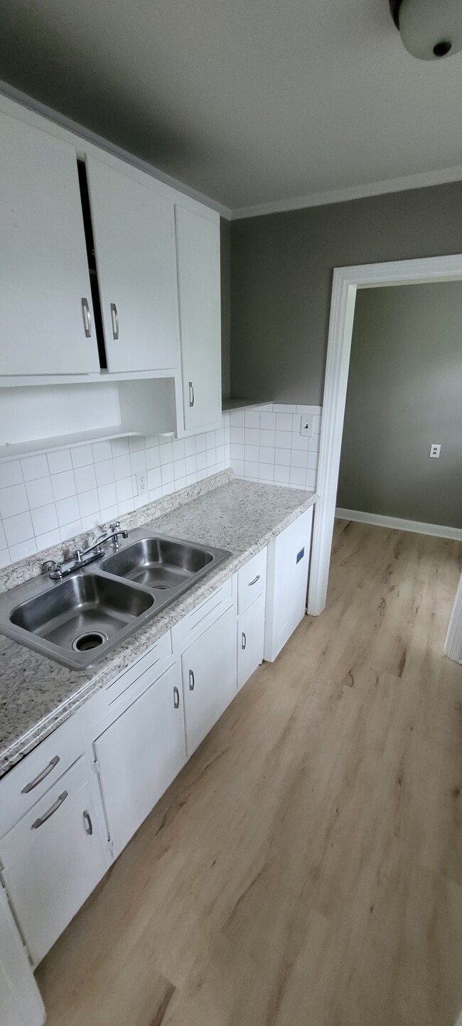 Photo - 1228 Westside Dr