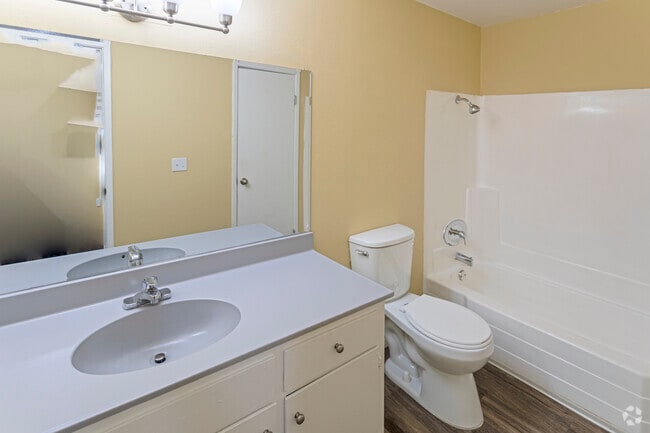 1HAB, 1BA -624 ft² - Woodlawn Gardens Apartments