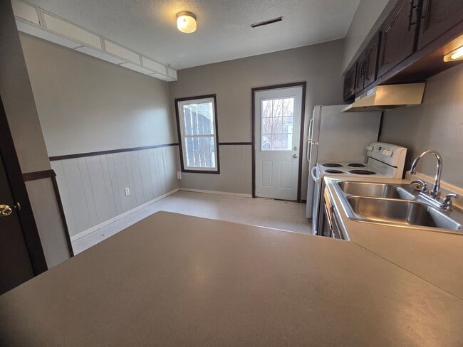 Photo - 2 bed lower level apartment Unit Apt A