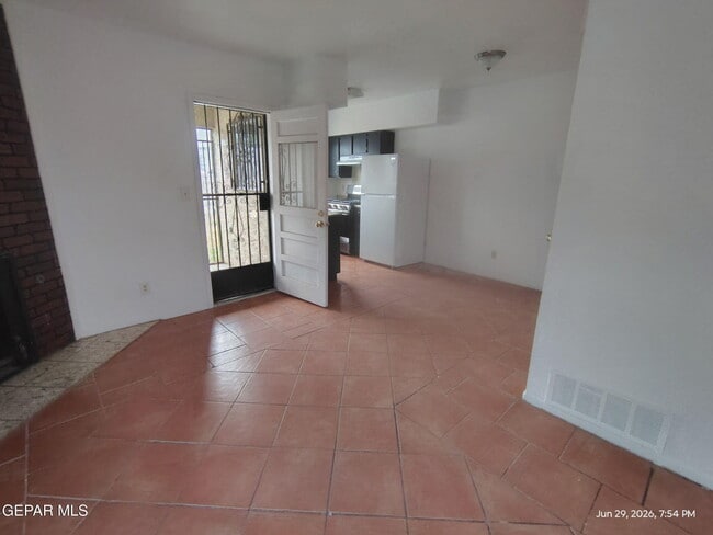 Photo - 8905 Ankerson St