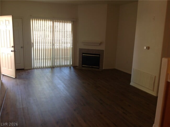 Photo - 3318 N Decatur Blvd Unidad 1054