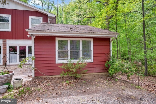 Photo - 130 Spring Wood Dr