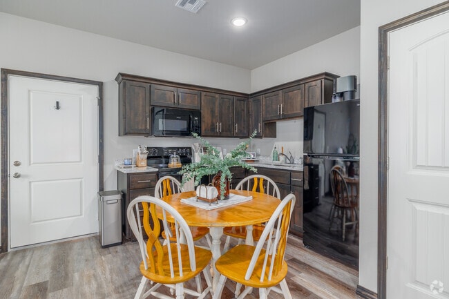 1BR, 1BA - 550SF - Dining Room