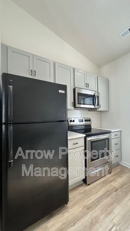 Photo - 2230 R St Unit 10