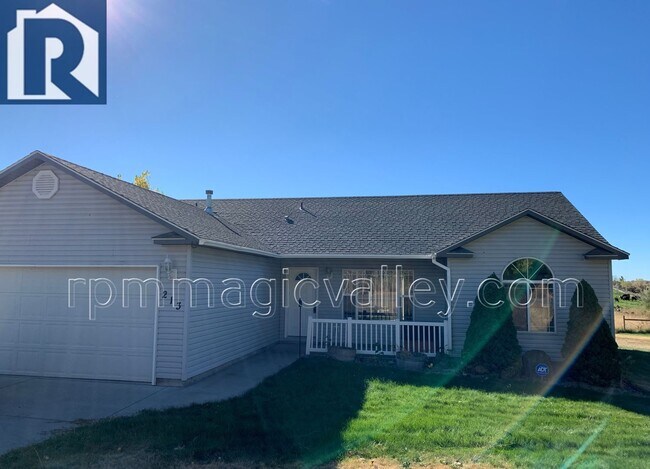 Building Photo - Horse Property! Located in Big Little Ranc... Rental