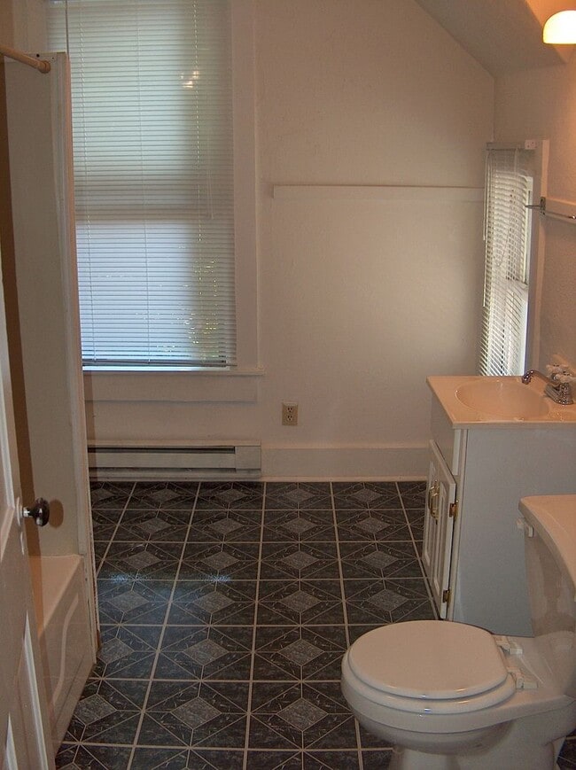 Photo - 718 Brown St Unit 718 Brown Street 1/2