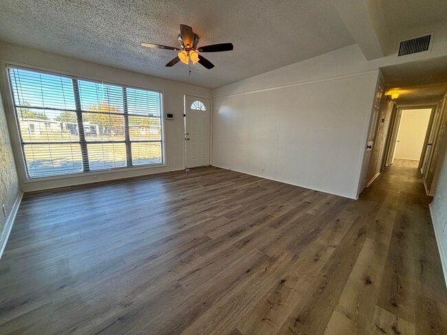 Photo - 2719 66th St