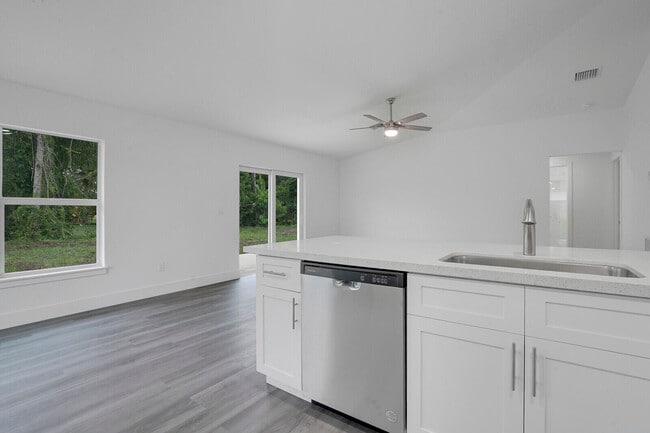 Photo - 8003 Hibiscus Rd