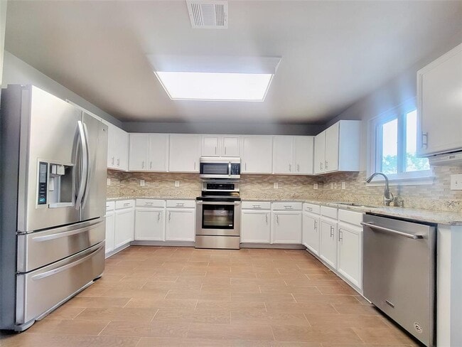 Building Photo - 110 Hays Forest Cove