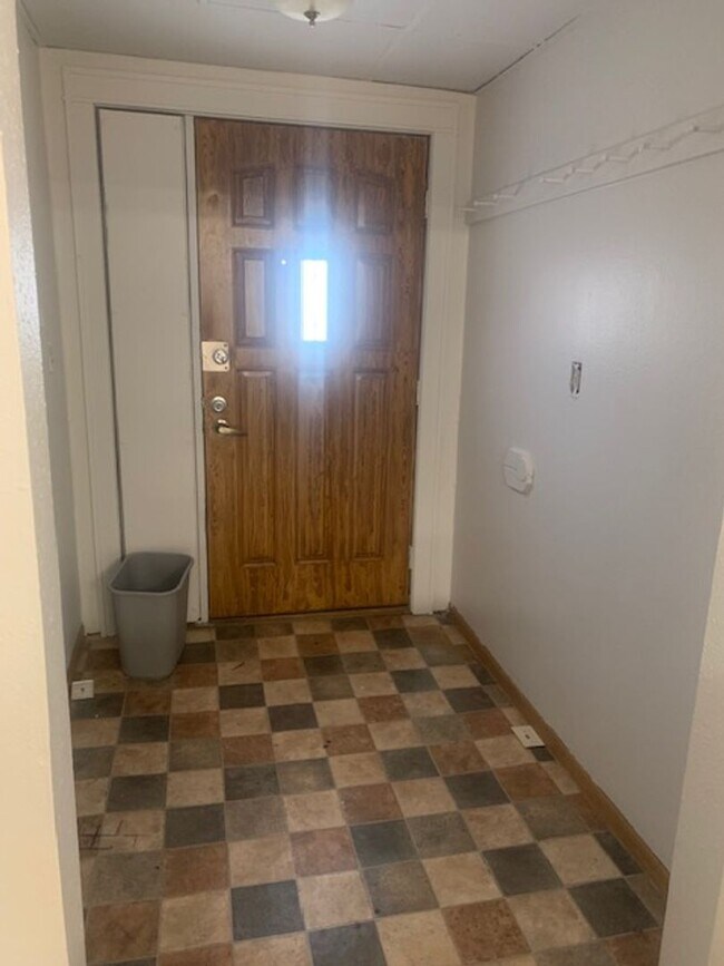 903 Main St Unit 4 - bottom back apt