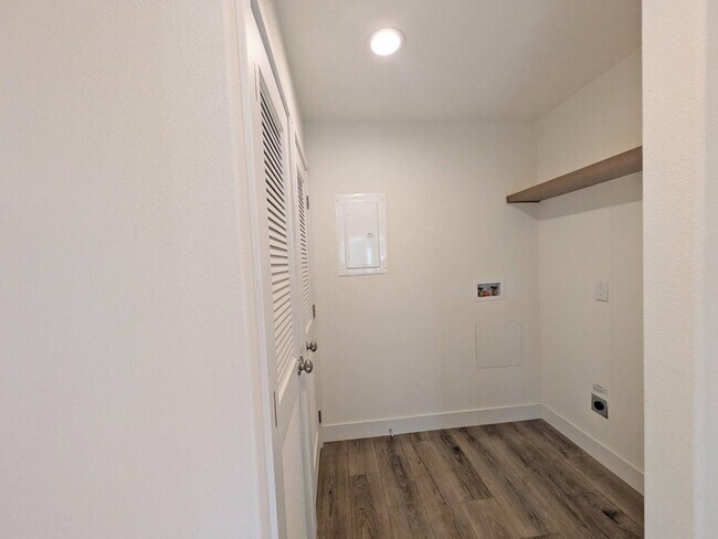 Photo - 5427 Edgewood Ln