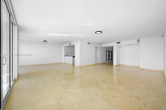 20201 E Country Club Dr Unit 1502