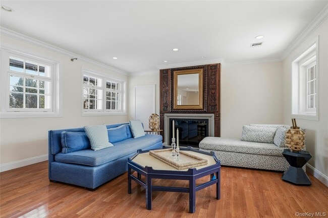 Photo - 74 Peacock Ln