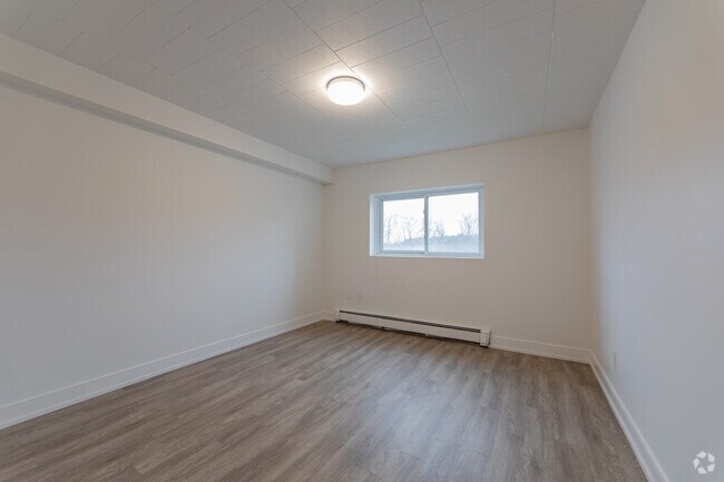 1BR, 1BA - 791SF - Bedroom