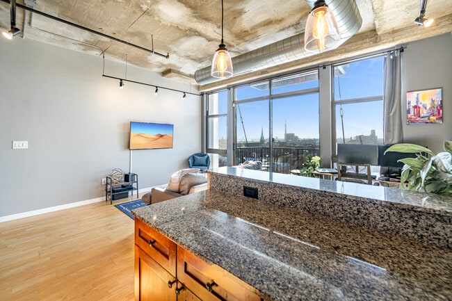 Photo - 1550 S Blue Island Ave Unit 923