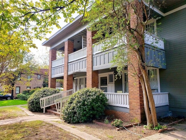 Building Photo - 4909 Worth St Unit 1