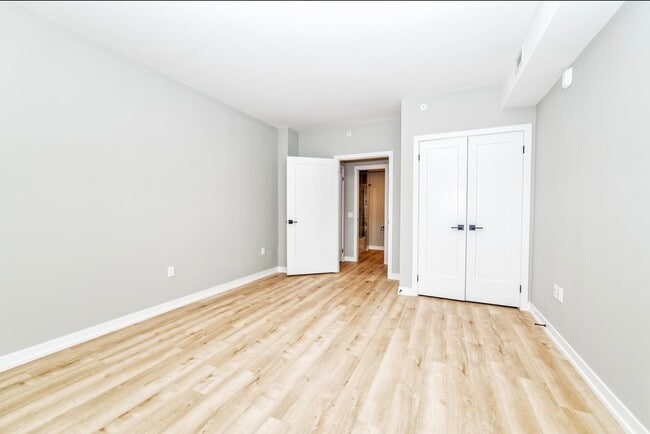 Photo - 70 King Street East