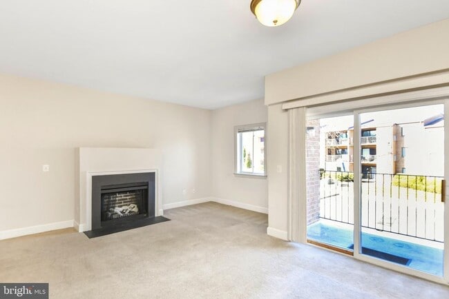 Building Photo - 10604 Provincial Dr Unit 201