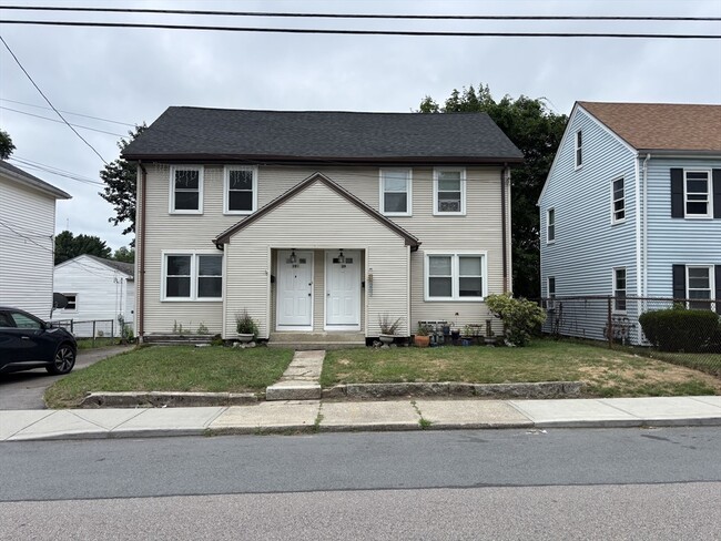 Building Photo - 39 1/2 E Street Ext Unit 39H Rental