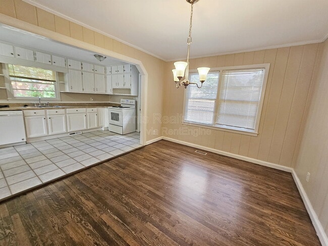 Photo - 605 Green Acres Rd