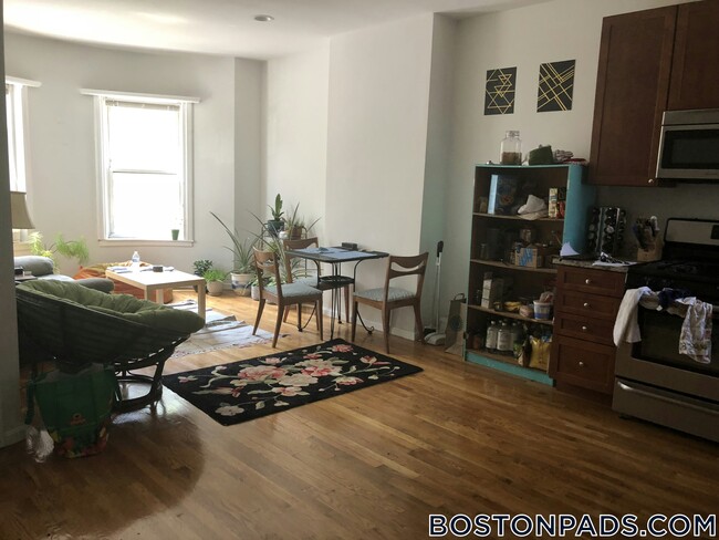 Building Photo - 30 S Huntington Ave Unit 3