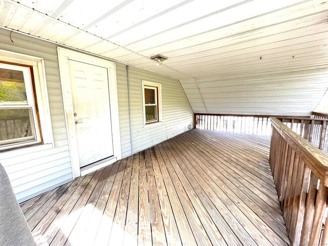 Photo - 21 Elm St Unit 3rd flr