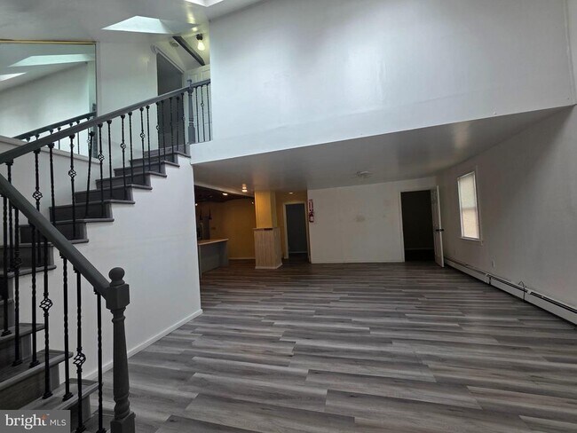 Photo - 522 Kuser Rd