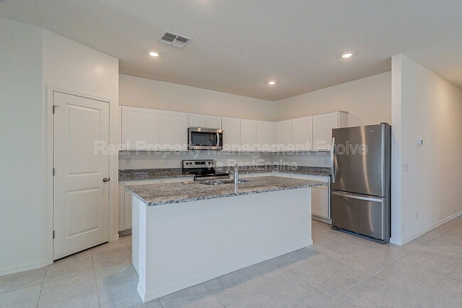 Photo - 6450 W Magdalena Ln