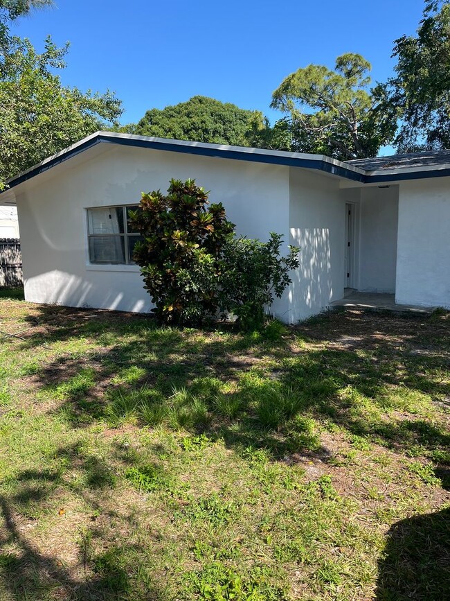 3/2 Updated Family Home in Ft. Pierce with... - 3/2 Updated Family Home in Ft. Pierce with...